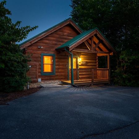 Cozy Log Cabin!! In Heart Of Pf & Close To The Smokies Pigeon Forge Exterior photo