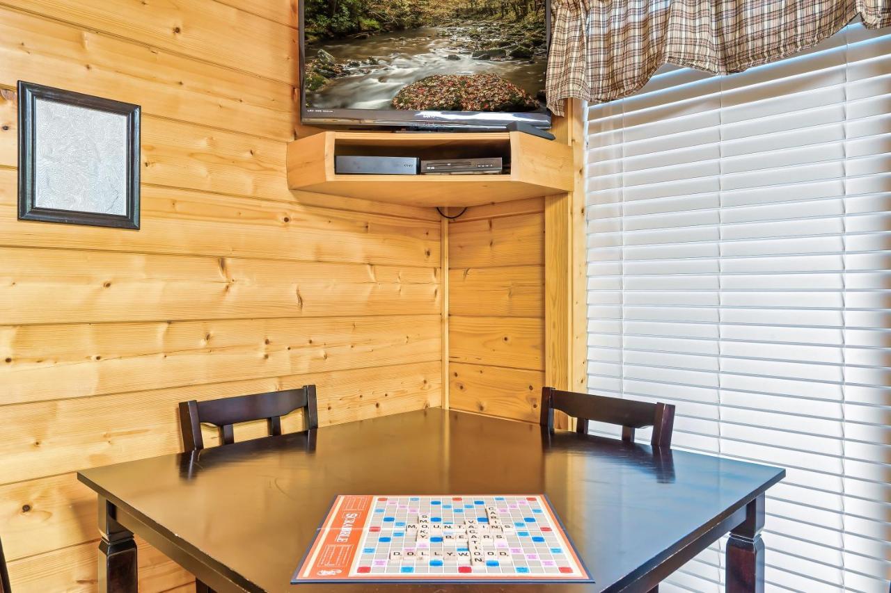 Cozy Log Cabin!! In Heart Of Pf & Close To The Smokies Pigeon Forge Exterior photo